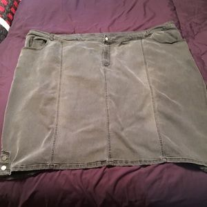 ❗️SALE SALE SALE ❗️Cute below knee length skirt